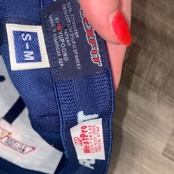 FlexFit WWC Art city days hat - Picture 4 of 4